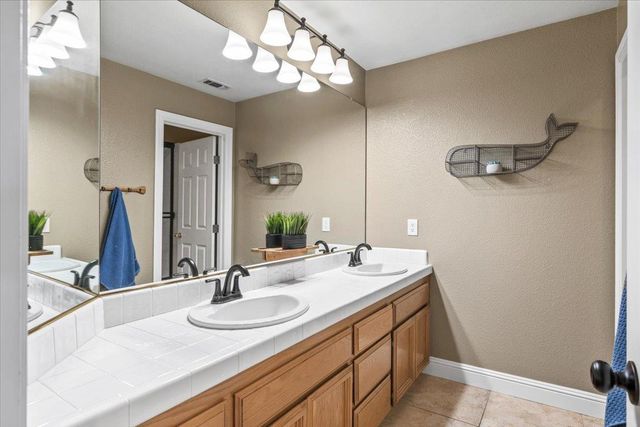 4010 Daggett Dr, Granite Bay, CA 95746