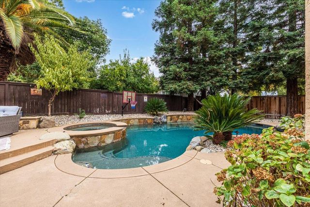 4010 Daggett Dr, Granite Bay, CA 95746