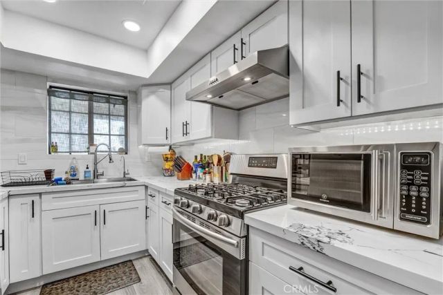 6545 Reseda Boulevard 6, Reseda, CA 91335