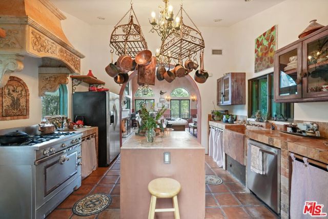 754 Basin Drive, Topanga (los Angeles), CA 90290