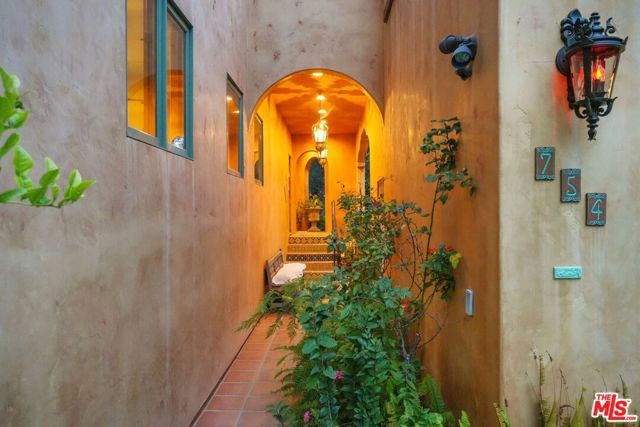 754 Basin Drive, Topanga (los Angeles), CA 90290