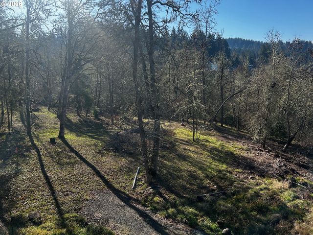 Hallmark Ln, Eugene, OR 97401