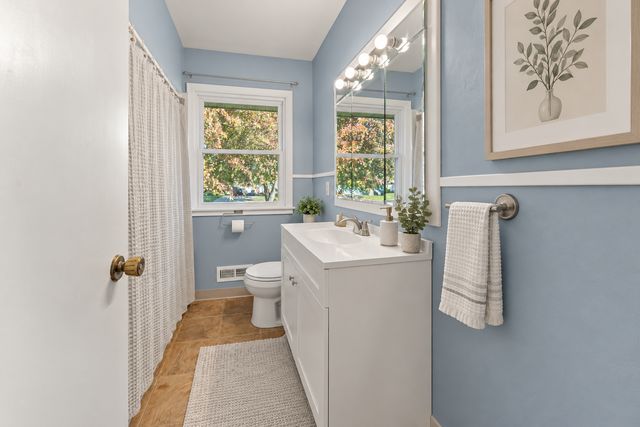 2735 Chippewa Avenue, North Saint Paul, MN 55109