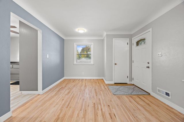 2735 Chippewa Avenue, North Saint Paul, MN 55109