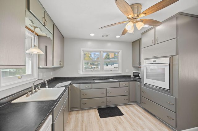 2735 Chippewa Avenue, North Saint Paul, MN 55109