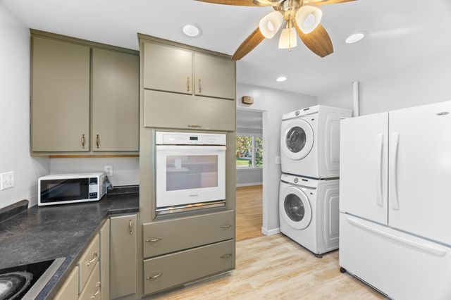 2735 Chippewa Avenue, North Saint Paul, MN 55109