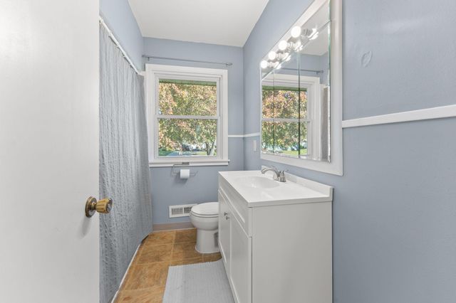 2735 Chippewa Avenue, North Saint Paul, MN 55109
