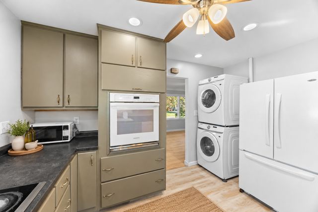2735 Chippewa Avenue, North Saint Paul, MN 55109