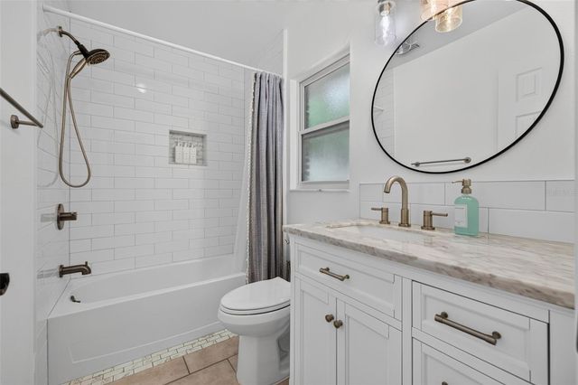 8727 BAY CREST LANE, Tampa, FL 33615