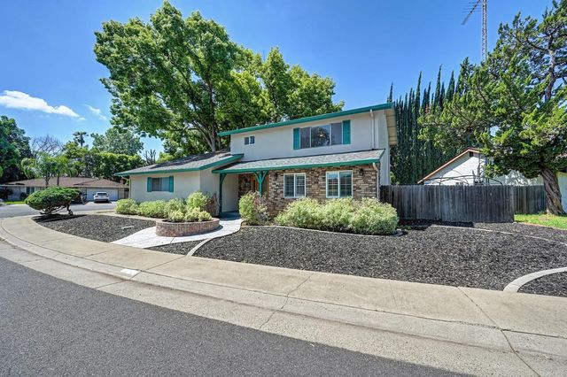 10166 La Gloria Way, Rancho Cordova, CA 95670