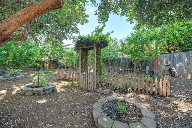 10166 La Gloria Way, Rancho Cordova, CA 95670