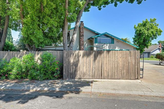 10166 La Gloria Way, Rancho Cordova, CA 95670