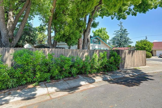 10166 La Gloria Way, Rancho Cordova, CA 95670