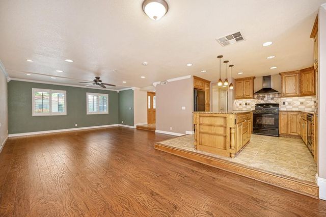 10166 La Gloria Way, Rancho Cordova, CA 95670