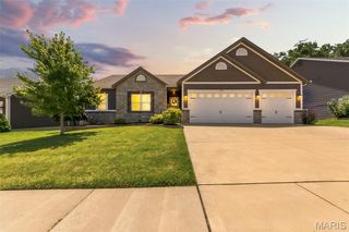 1802 Barclay Trail Drive, Wentzville, MO 63385