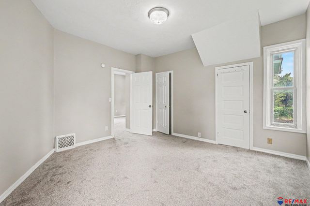 1310 S 27th Street, Omaha, NE 68105