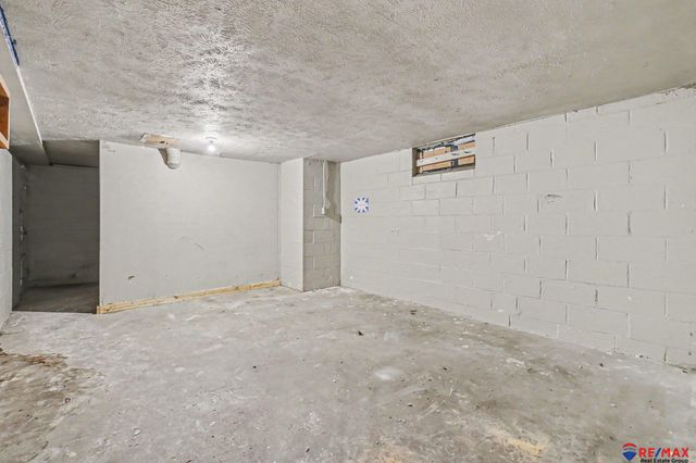 1310 S 27th Street, Omaha, NE 68105