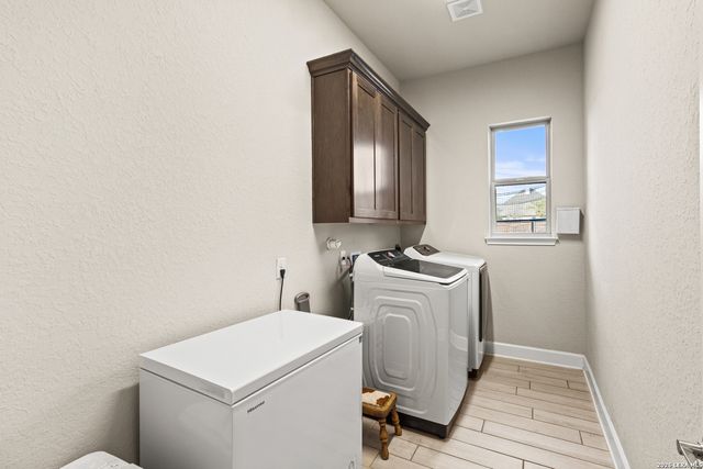 527 James Way, Castroville, TX 78009