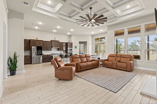 527 James Way, Castroville, TX 78009