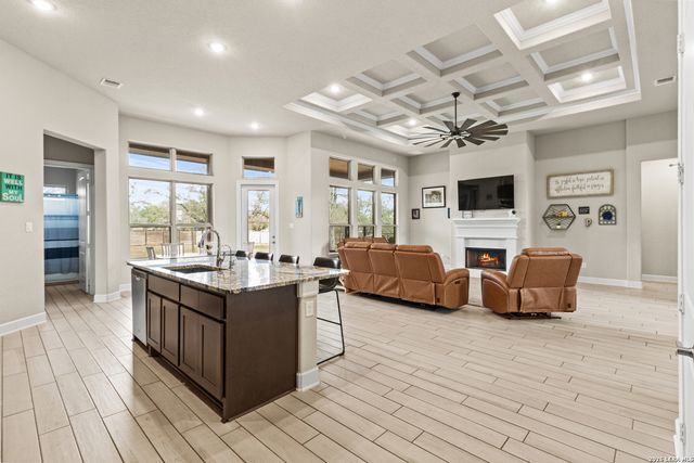 527 James Way, Castroville, TX 78009