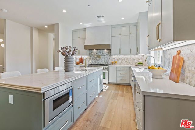 4912 Beeman Avenue, Valley Village, CA 91607