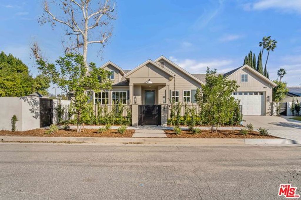 4912 Beeman Avenue, Valley Village, CA 91607