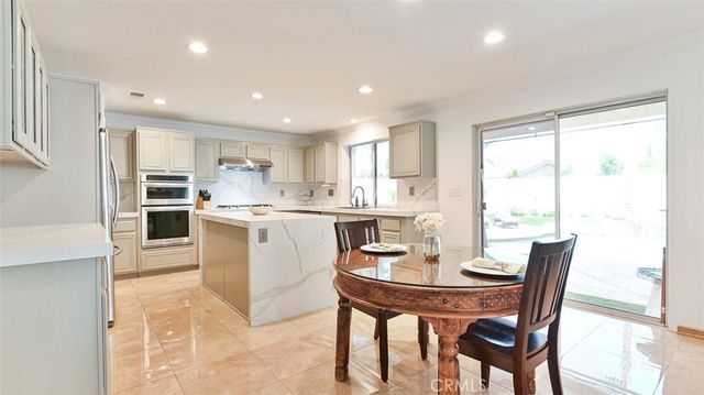 3955 Belfry Circle, Corona, CA 92883