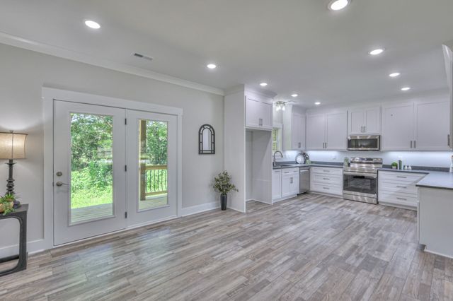 3931 Taylors Store Rd, Hampshire, TN 38461