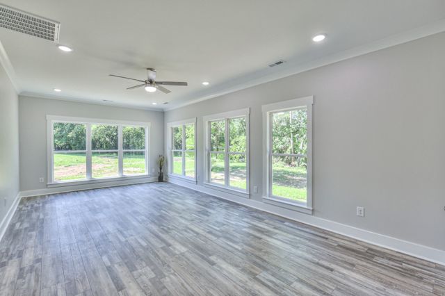 3931 Taylors Store Rd, Hampshire, TN 38461