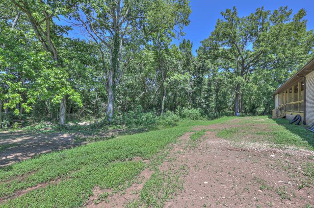 3931 Taylors Store Rd, Hampshire, TN 38461