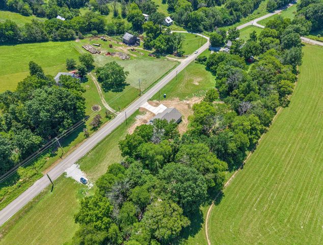 3931 Taylors Store Rd, Hampshire, TN 38461