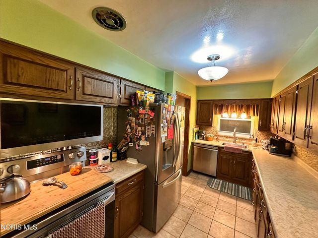 539 Ansonia Street, Oregon, OH 43616