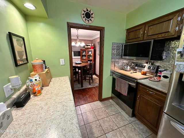 539 Ansonia Street, Oregon, OH 43616