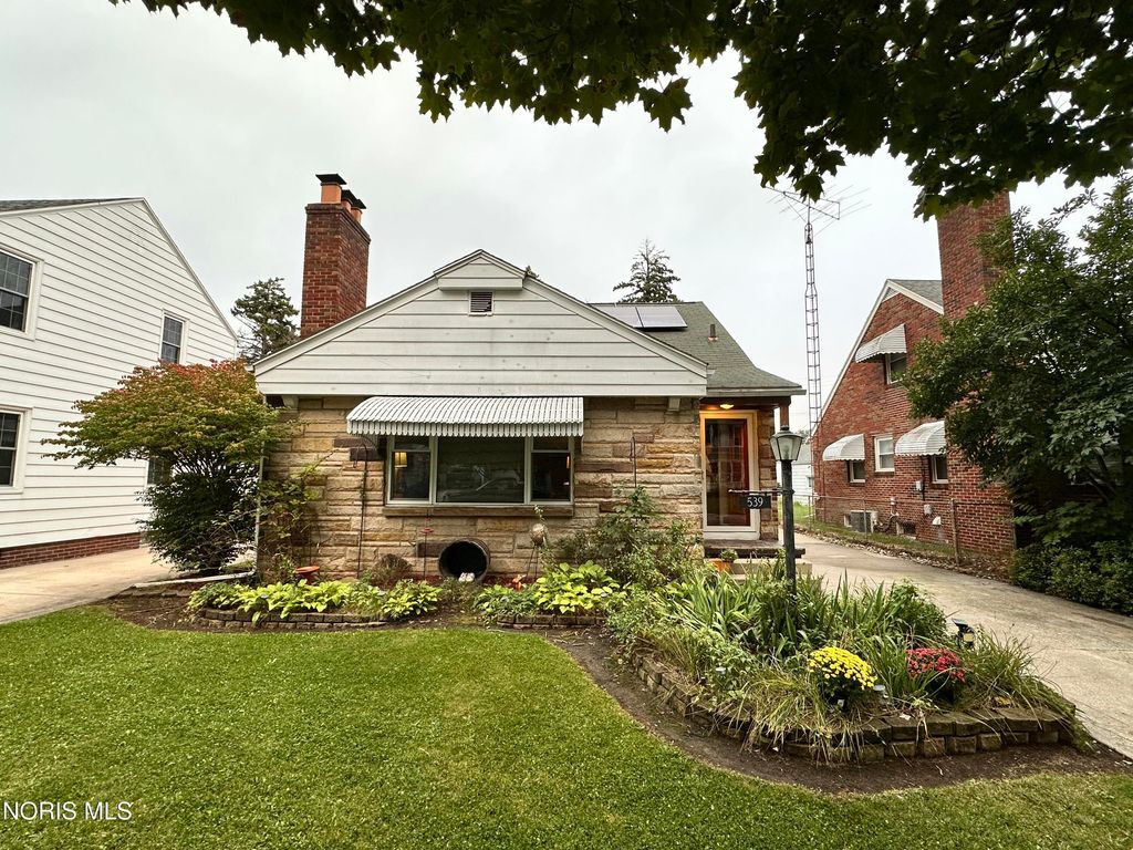 539 Ansonia Street, Oregon, OH 43616