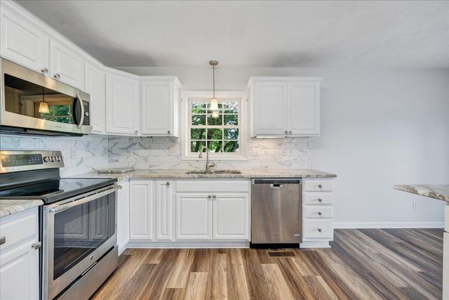 2278 Isle Of Pines DR, Moneta, VA 24121