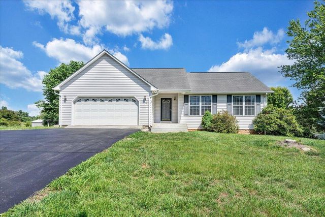 2278 Isle Of Pines DR, Moneta, VA 24121
