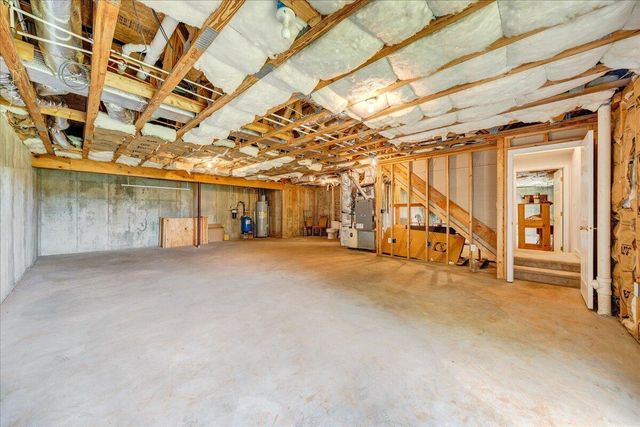 2278 Isle Of Pines DR, Moneta, VA 24121