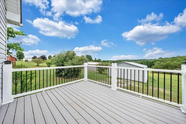 2278 Isle Of Pines DR, Moneta, VA 24121