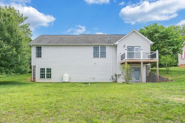 2278 Isle Of Pines DR, Moneta, VA 24121