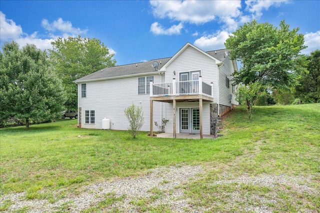 2278 Isle Of Pines DR, Moneta, VA 24121
