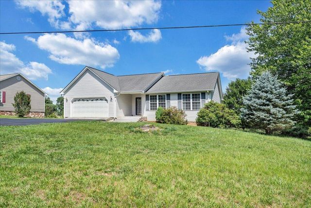 2278 Isle Of Pines DR, Moneta, VA 24121