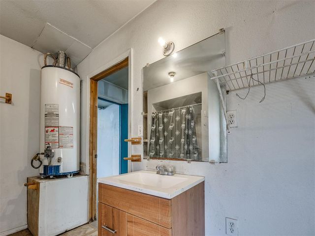 813 N Council Road S, Newcastle, OK 73065