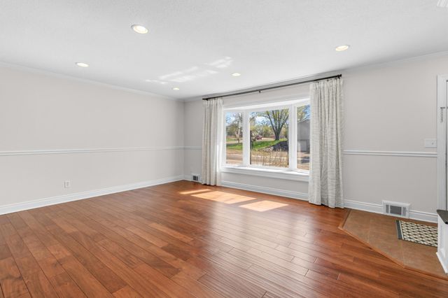 6500 Annapolis Lane N, Maple Grove, MN 55311