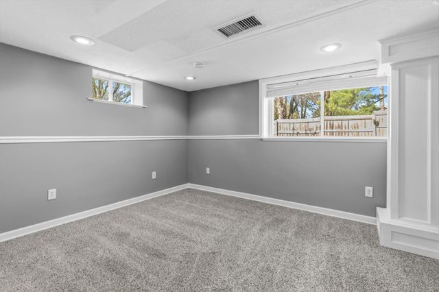 6500 Annapolis Lane N, Maple Grove, MN 55311