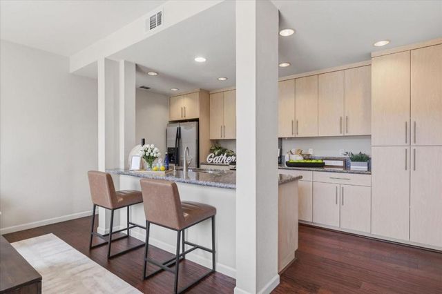 1065 Saginaw Terrace 203, Sunnyvale, CA 94089