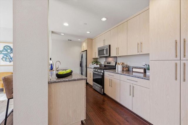 1065 Saginaw Terrace 203, Sunnyvale, CA 94089