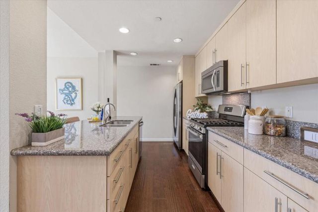 1065 Saginaw Terrace 203, Sunnyvale, CA 94089