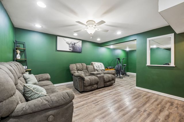 1027 Mulberry St, Burns, TN 37029