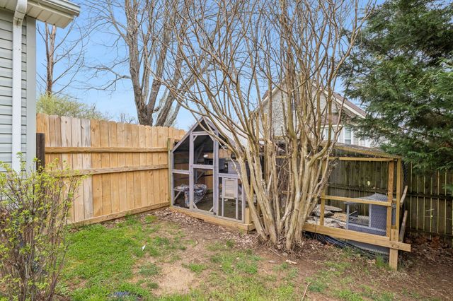 1027 Mulberry St, Burns, TN 37029