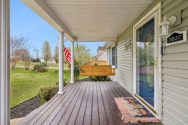 1027 Mulberry St, Burns, TN 37029